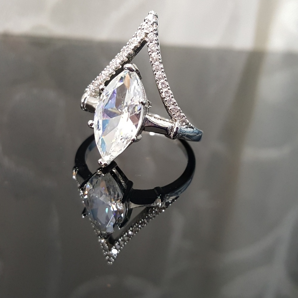White Sapphires - Picture 2 of 8